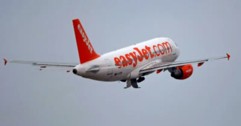 EasyJet Rejects £4.93bn Castlelake Bid, Extends Deadline