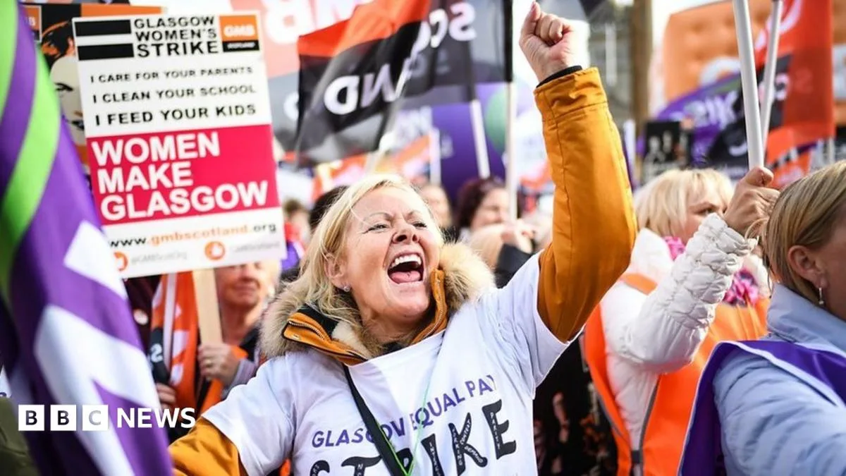 Glasgow Equal Pay Strikes Suspended After Council Deal