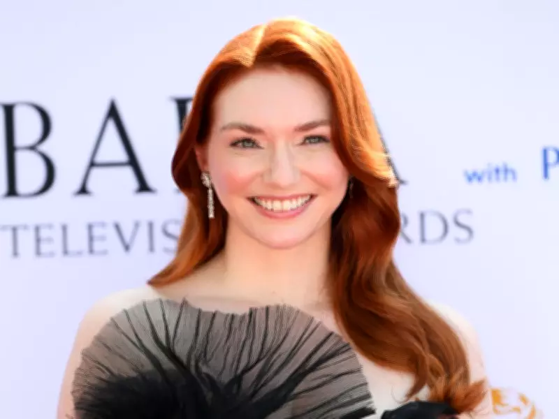 Eleanor Tomlinson's Life: Hidden Talent, Famous Dad, and New Thriller