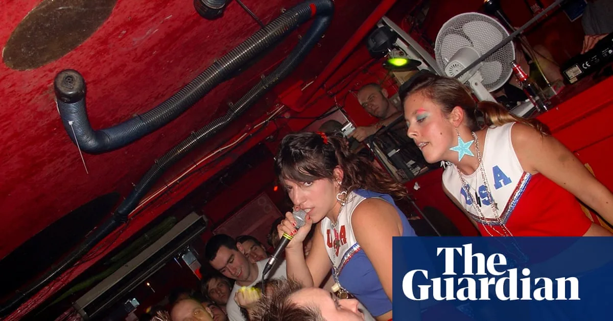 'The epitome of amazingness': how electroclash brought glamour, filth and fun back to 00s music