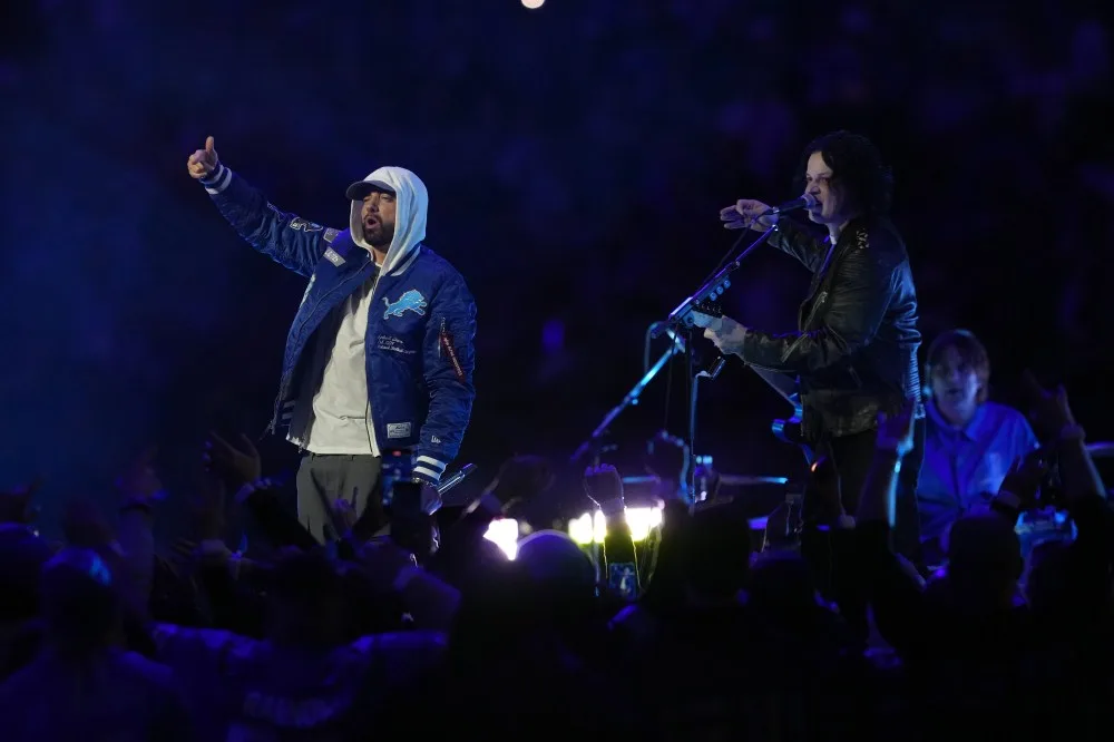 Eminem Surprises at Detroit Lions Thanksgiving Halftime Show