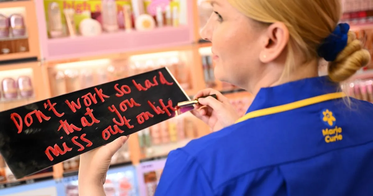 End-of-life nurses share top 10 life lessons from terminal patients