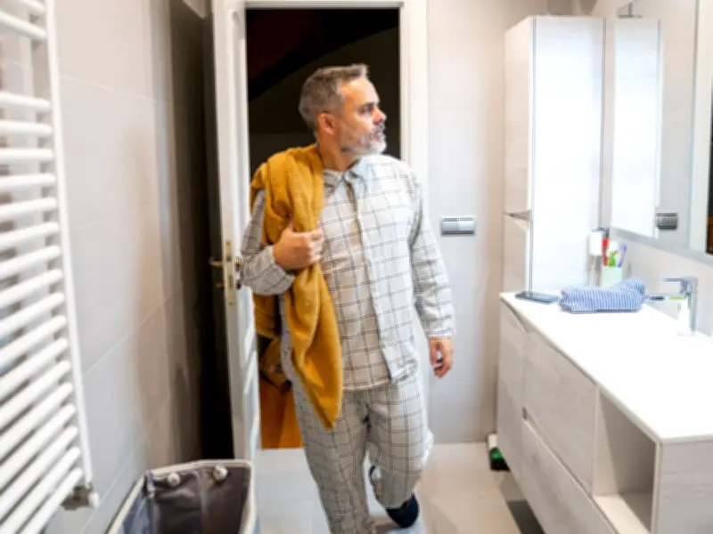 Energy Expert: Use Bathroom Extractor Fan to Stay Cool Without High Bills
