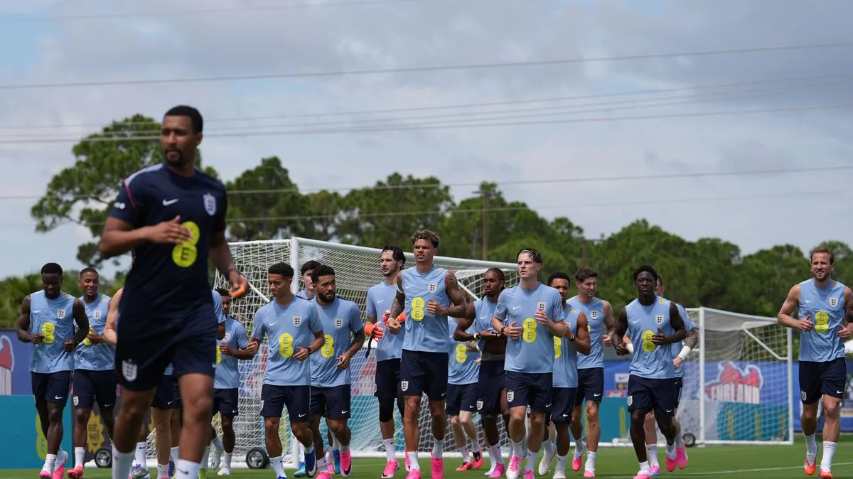 England Fans Face Heat Health Risks At World Cup Opener