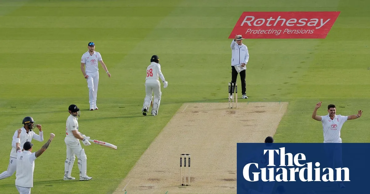 England Favourites After Chaotic 15 Wicket Day Vs India