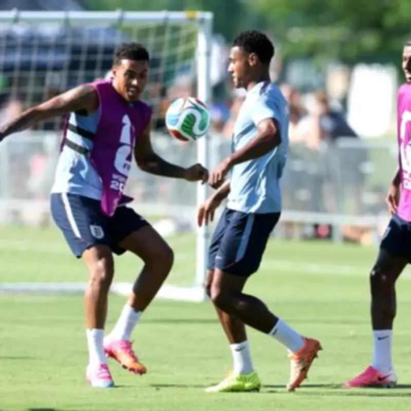 England squad shelter from deadly tornado warning in Kansas City