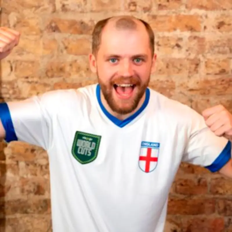 England Superfan Gets Thomas Tuchel's Bald 'Island' Haircut for World Cup