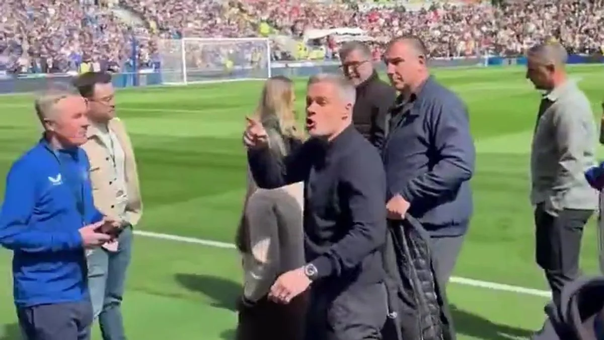 Everton Fans Hurl Abuse at Jamie Carragher Before Merseyside Derby