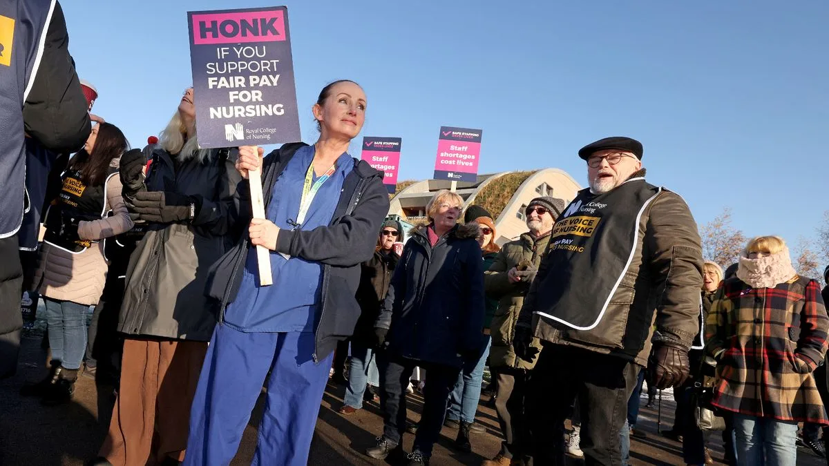 Nurses on 'Heartbreaking and Terrifying' Plight of Ward Staff - Recap the Day