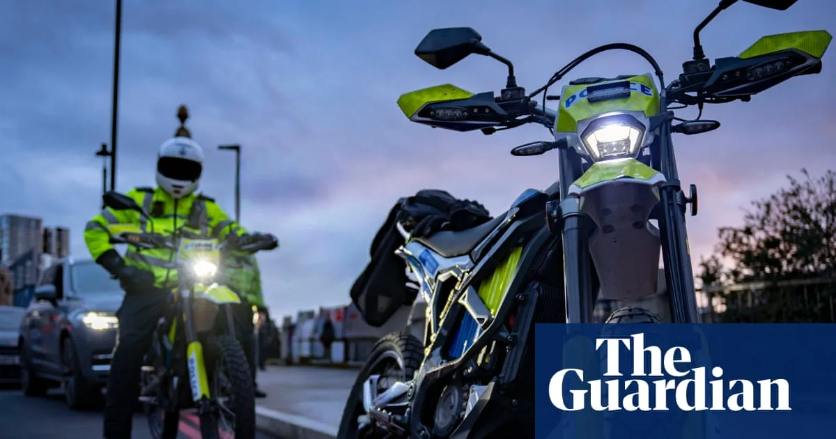 London Gangs Recruit Children on Snapchat for iPhone Thefts, Met Police Says