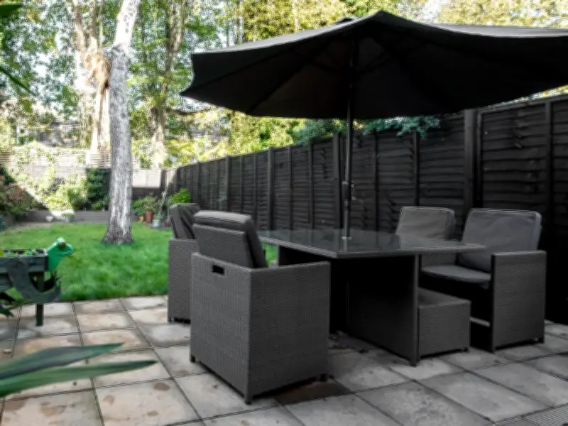 'Excellent' Parasol for Outdoor Work-From-Home Now £87 Off