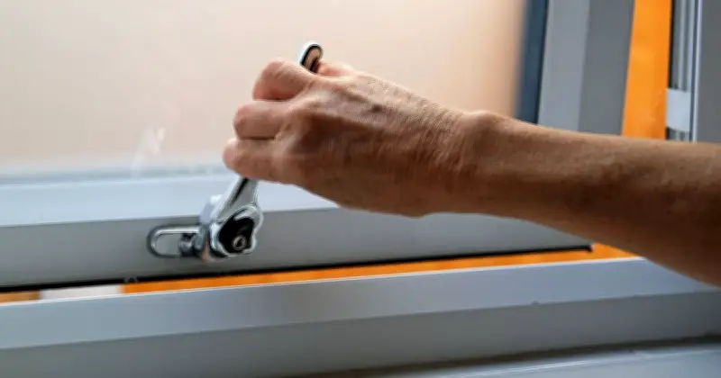 Experts Agree: Keep Windows Closed During a Heatwave for Cooler Home