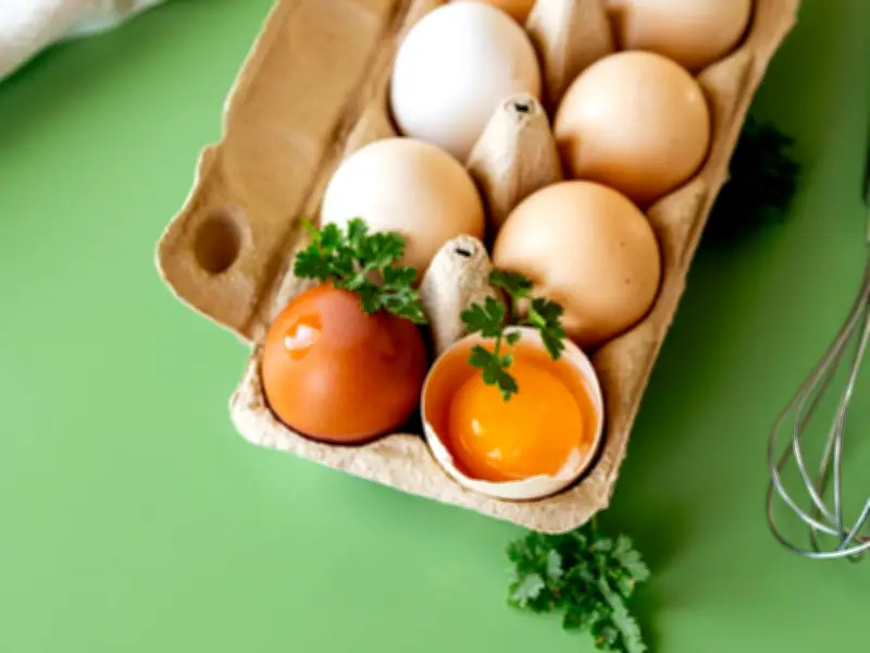 Experts Reveal the One True Difference Between White and Brown Eggs