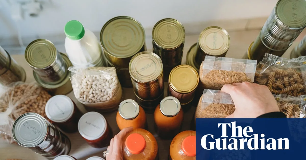 UK Experts Urge Households to Stockpile Emergency Food