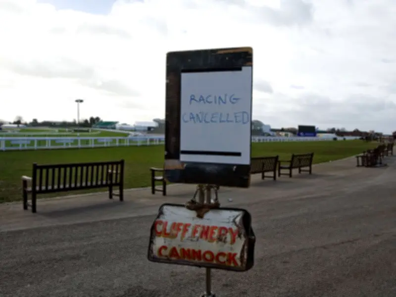 Extreme Heat Cancels Horse Racing, Madrid World Cup Screening, Wimbledon Concern
