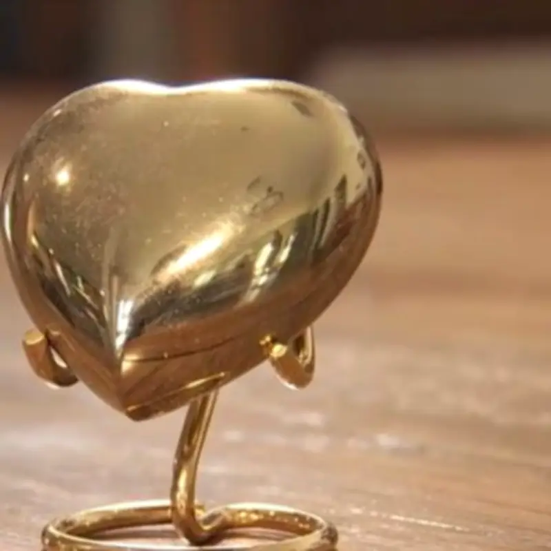 Family Shocked to Find Mystery Ashes in Amazon Urn Ordered for Grandmother