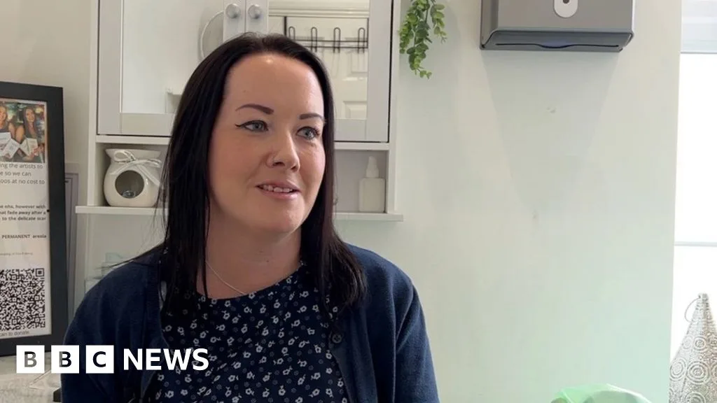 Isle of Wight mum's confidence restored by belly-button tattoo after surgery
