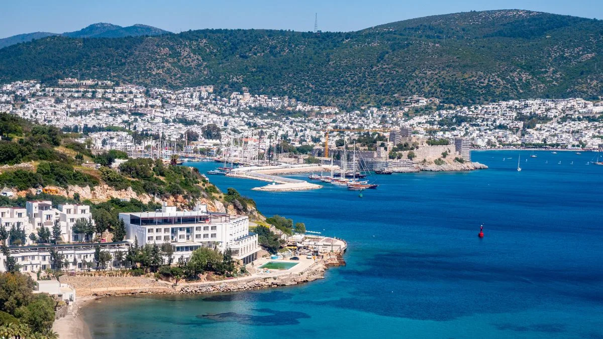 FCDO Issues Travel Advice for Cyprus, Turkey and Egypt Amid Middle East Conflict