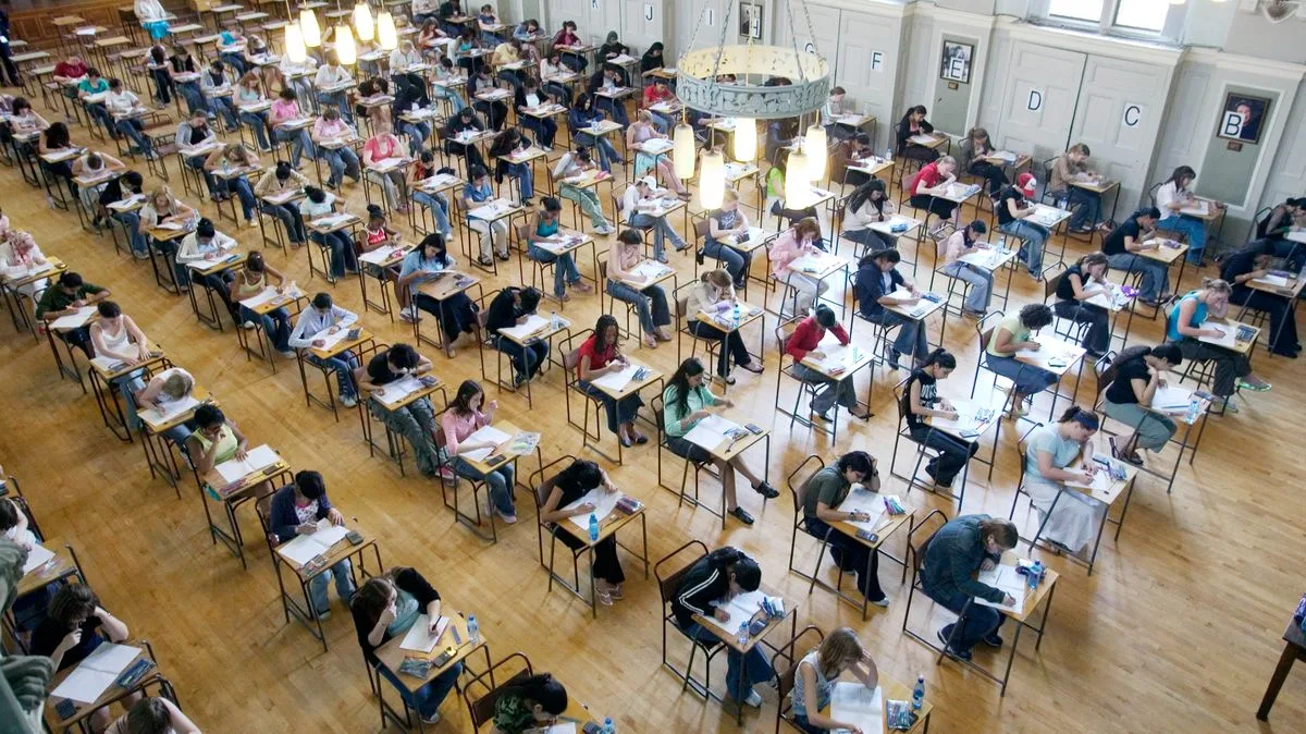 Cost Fears Force Poorer Students to Drop Key GCSE Subjects, Study Finds