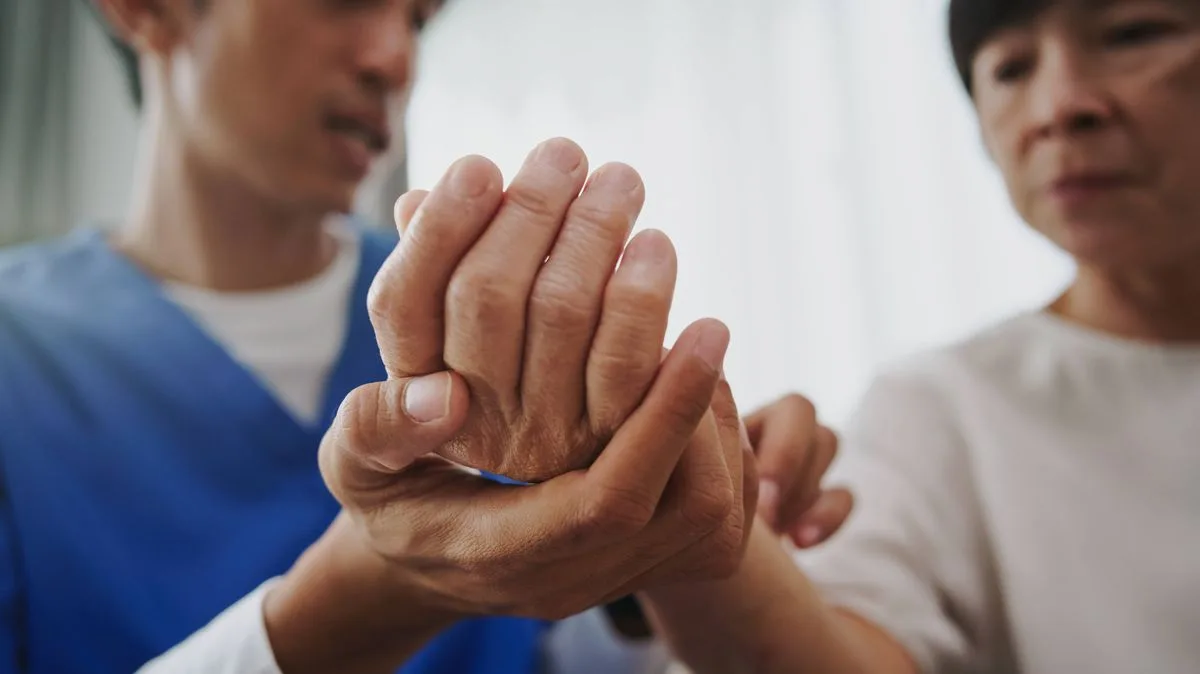Fingernail Change Could Signal Heart Failure in UK