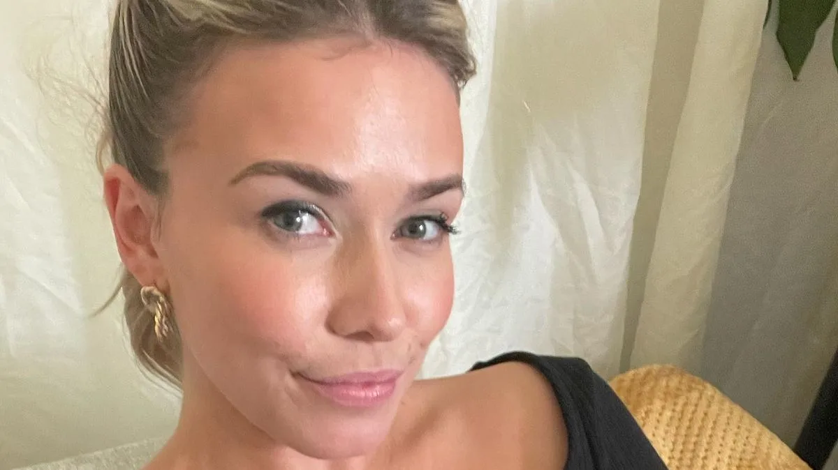 First Dates Star Laura Tott Announces Pregnancy with First Child