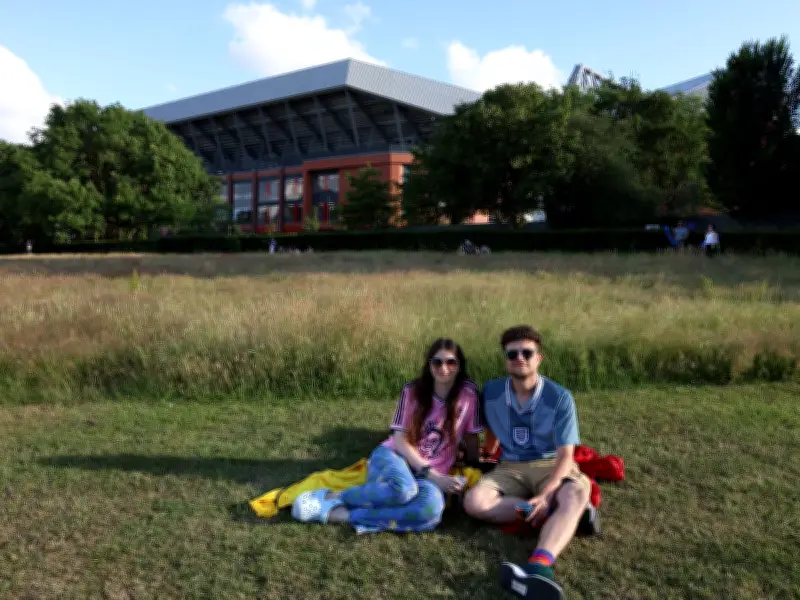 Foo Fighters Fans Without Tickets Enjoy Gig From Stanley Park