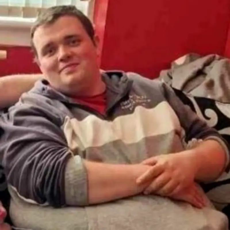 Football fan, 28st, told he wouldn't see 30, loses 17st after collapse