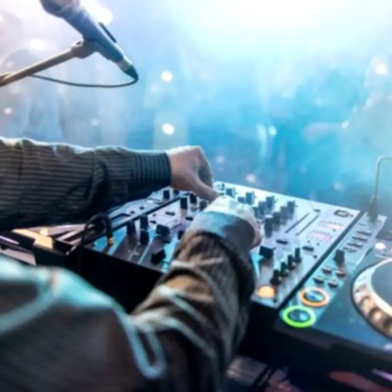 Four in 10 Brits mourn 'proper' night out as 90s voted best decade for clubbing