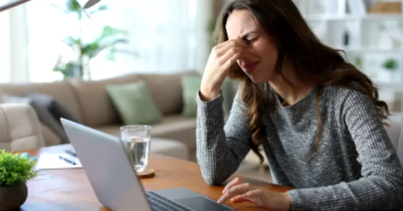 Four in 10 Menopausal Women Experience Dry Eyes, TV Doctor Advises