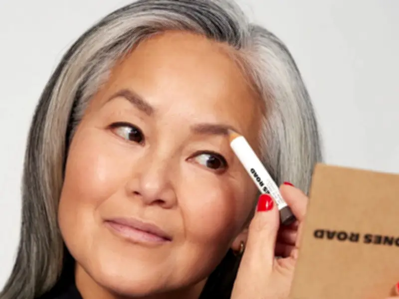 Four Natural Makeup Products Ideal for Mature Skin – Top Picks