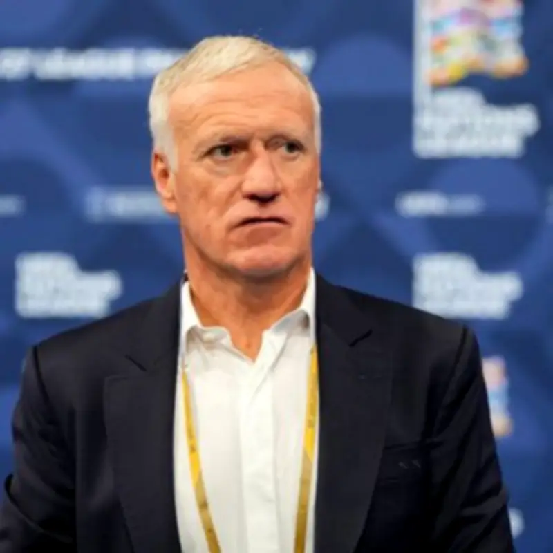 France Boss Deschamps Leaves World Cup After Family Tragedy