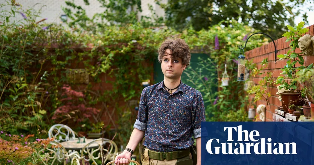 Gardener Arrested by Armed Police Over Japanese Sickle