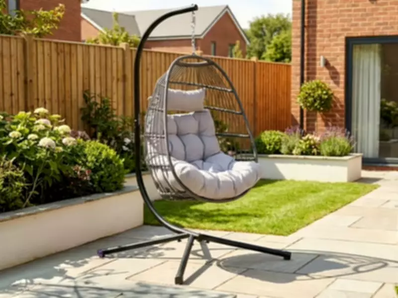 Gardeners Snap Up £500 Hanging Egg Chair Slashed to £89 in Flash Sale
