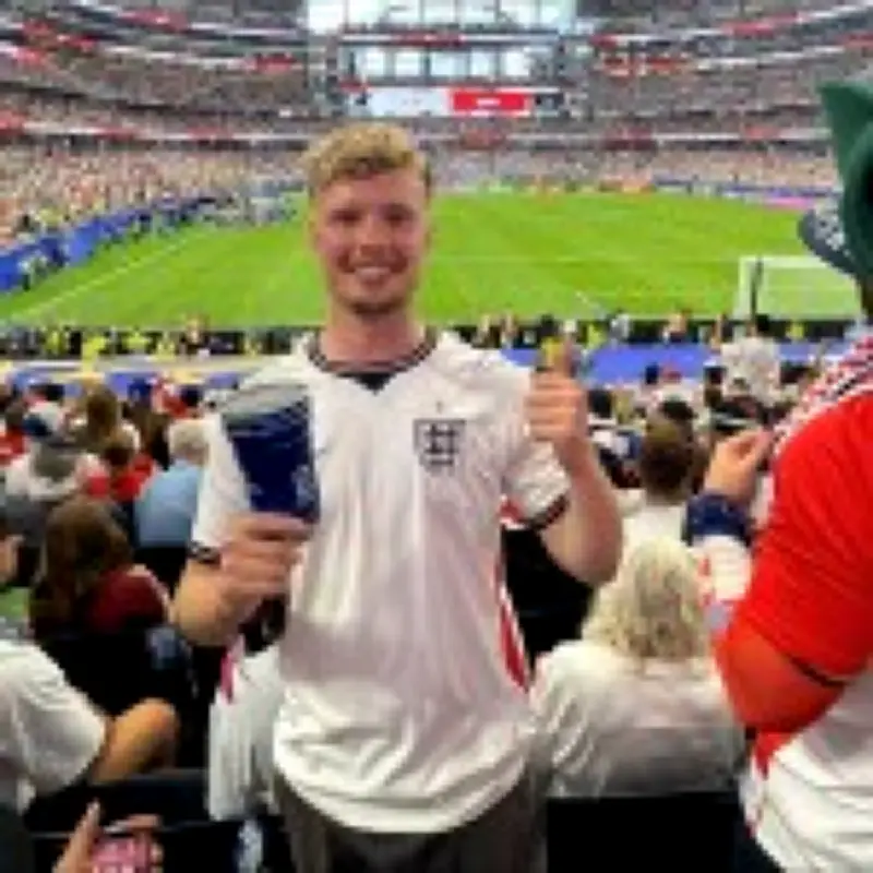 Gen Z England fan makes 'ultimate sacrifice' to fund World Cup trip