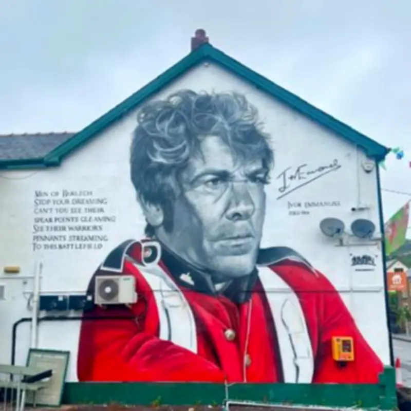 Giant Mural of Welsh Film Star Ivor Emmanuel Unveiled on Village Pub