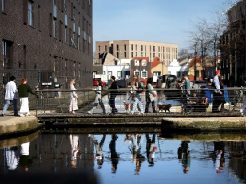 Greater Manchester Weekend Weather: Temperatures Set to Hit 24C