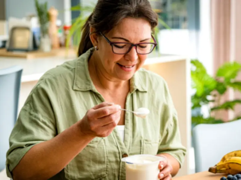 Greek Yoghurt vs Natural Yoghurt: Key Differences and Benefits