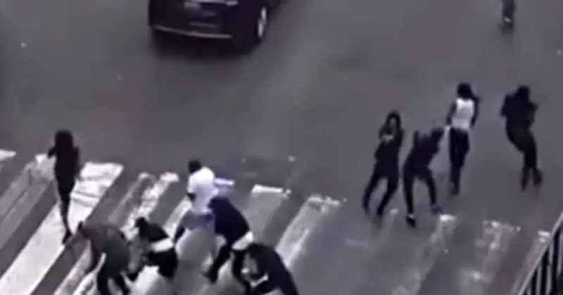Gunfire Erupts in Times Square, Terrifying Crowds Flee in Panic
