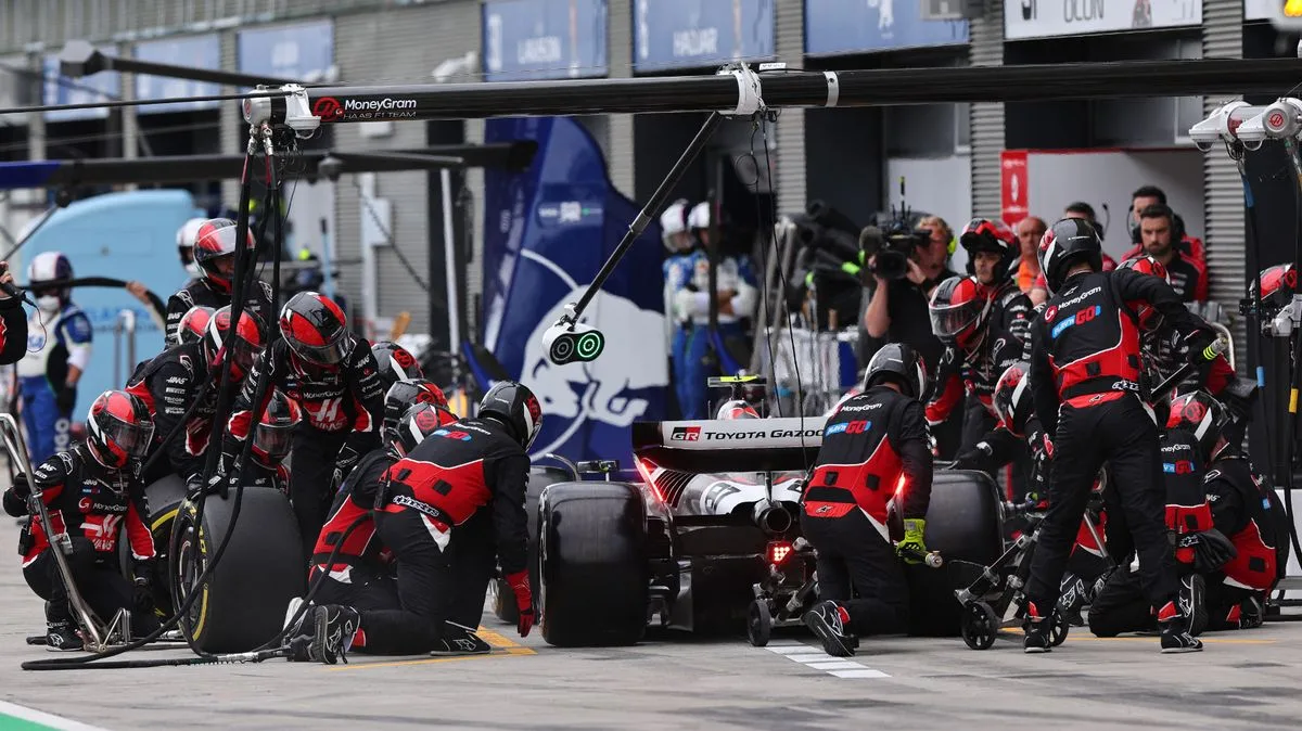 Haas Tests Toyota Super Formula Star Tsuboi in Fuji Audition