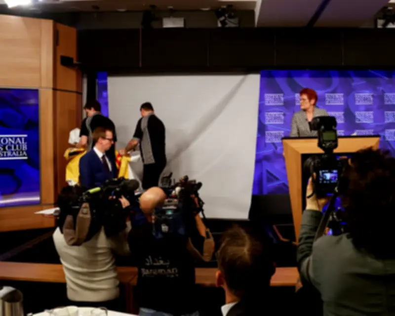 Hanson Attacks Multiculturalism; Sandilands Settles; Travel Advice Lowered