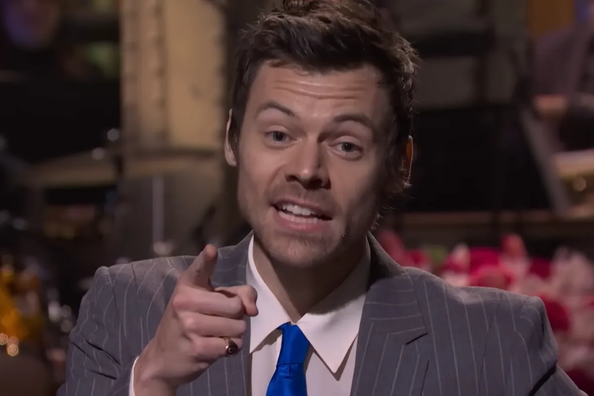 Harry Styles Jokes About 'Queerbaiting' Criticism on SNL