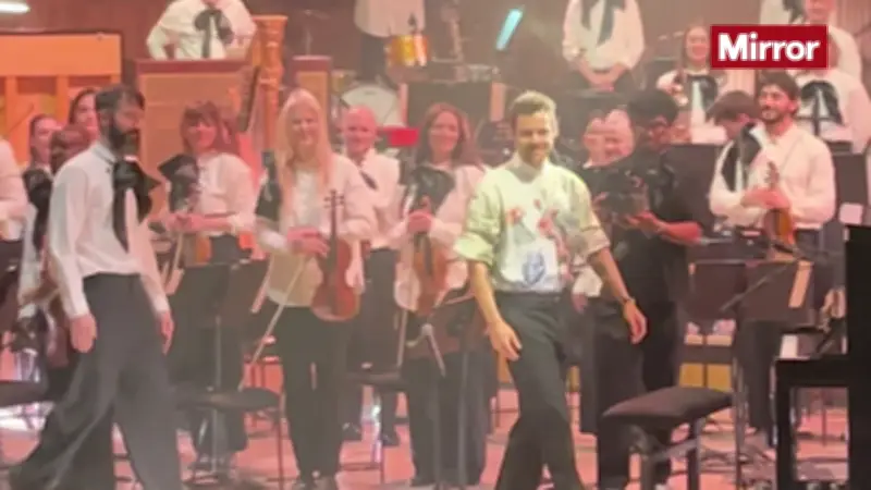 Harry Styles Stuns Fans with Intimate London Show as Zoë Kravitz Looks On