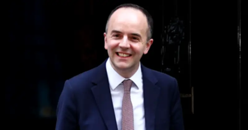 Health Secretary Snubs NHS Nurses in Single Sex Spaces Row