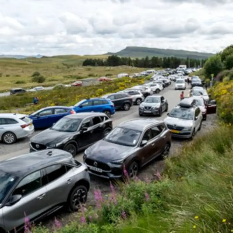 Highway Code Update: Hand Signals for Horse Riders Sought