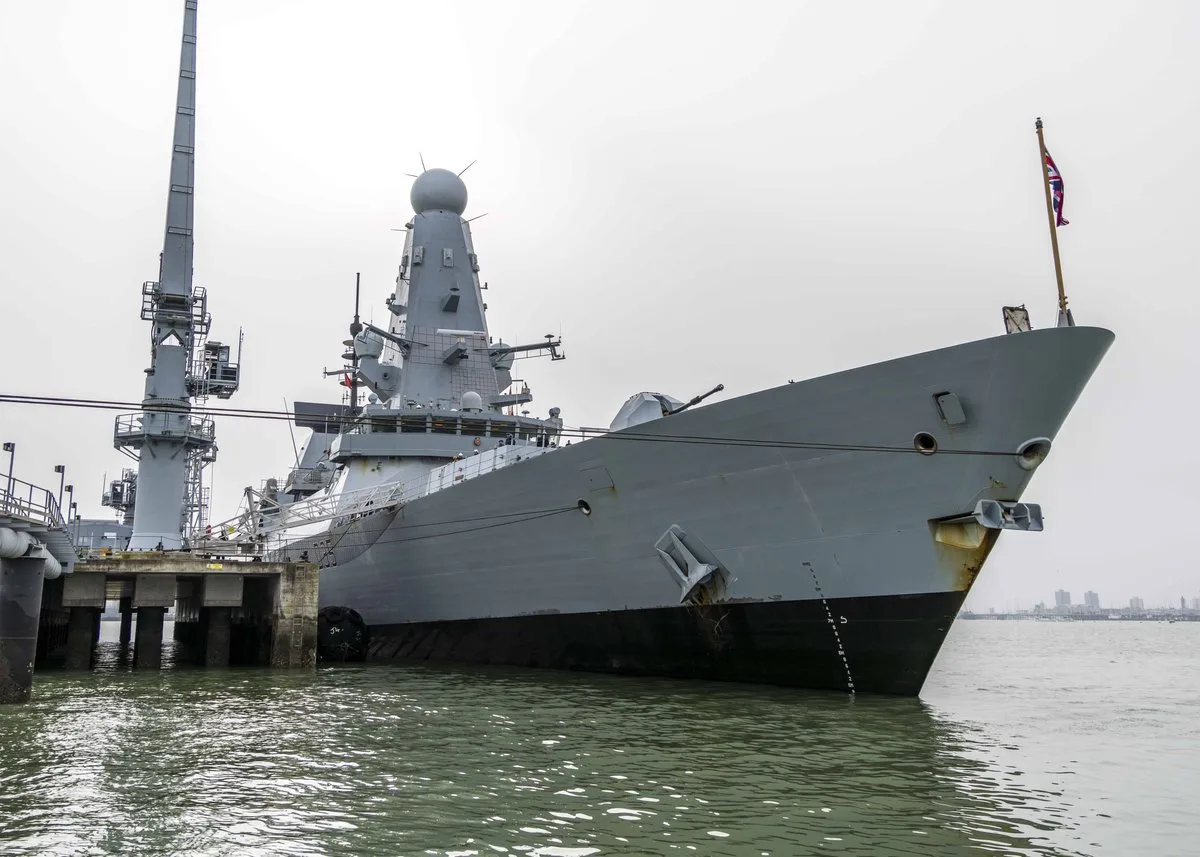 HMS Dragon Docks in Mediterranean for Water System Repairs