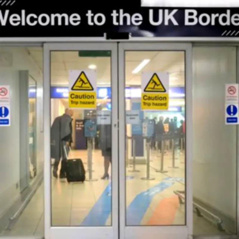 Holidaymakers Urged to Check Gadget Insurance Before July Travel