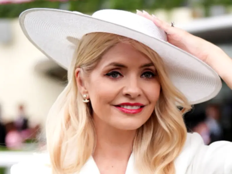 Holly Willoughby Flashes Sweary Phone Message at Royal Ascot