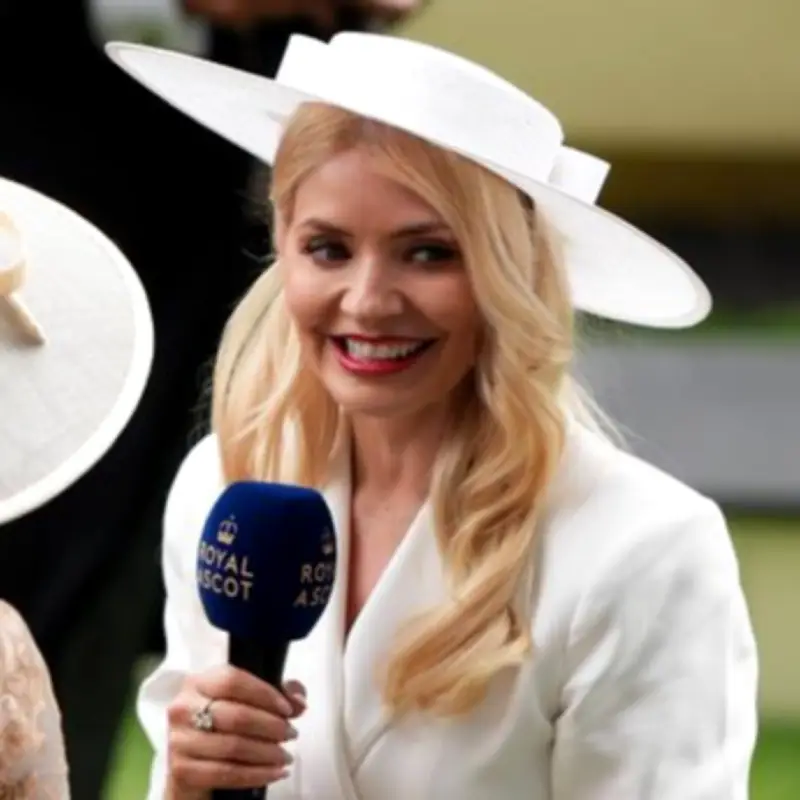 Holly Willoughby 'plotting TV comeback in days' with new hubby-produced show