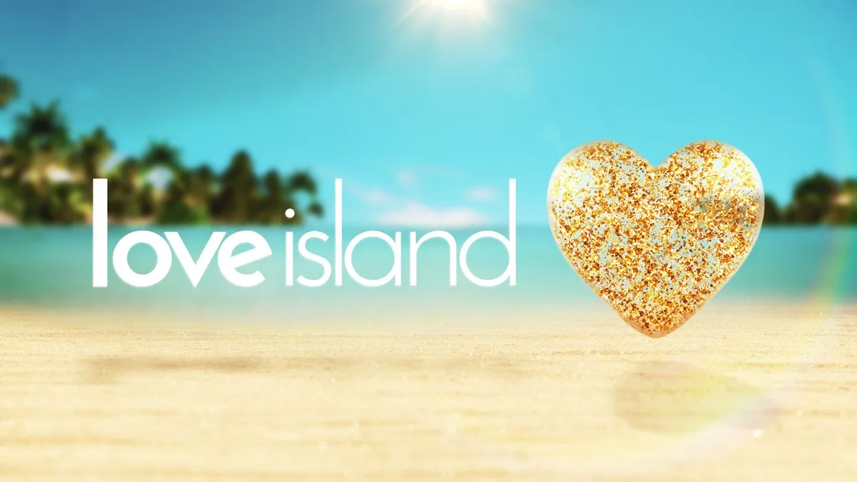 Love Island Star Georgia Harrison Hospitalised Weeks After Giving Birth
