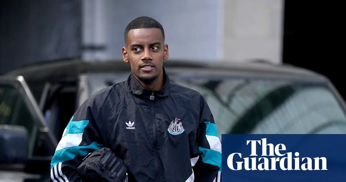Howe Admits Isak Future Out of His Control Amid Liverpool Interest